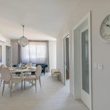 Boutique Style - 2 Bedroom Apartment- Ta'xbiex, Sliema Area דירה *