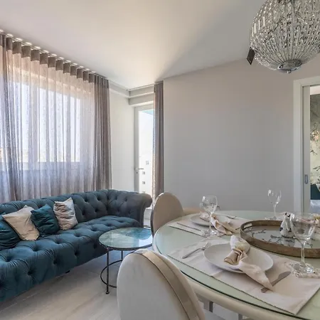 Boutique Style - 2 Bedroom Apartment- Ta'xbiex, Sliema Area דירה